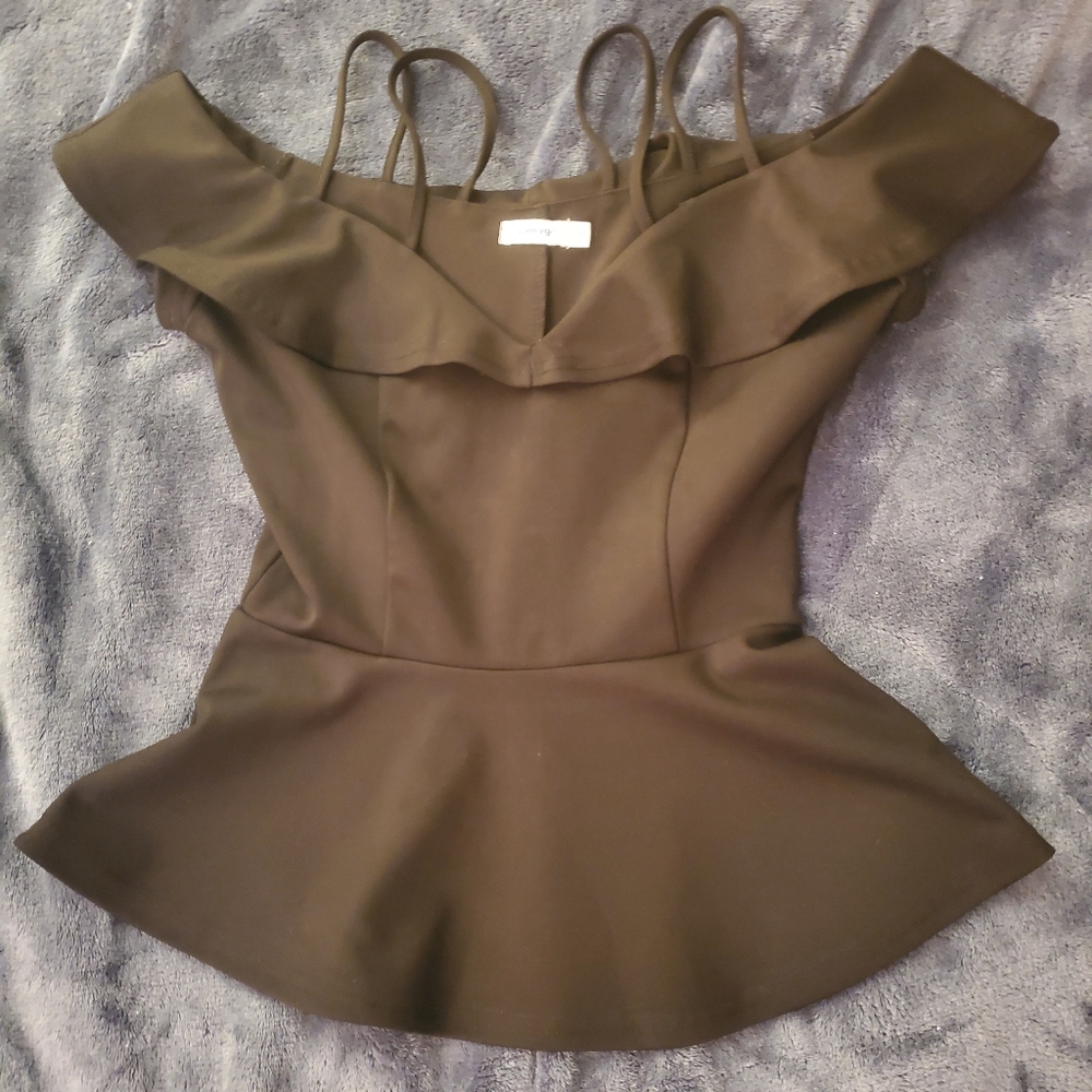Valleygirl Off the Shoulder Top
